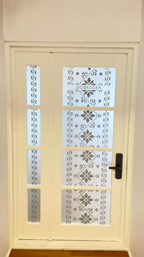 バロテシュティBiolocalia House Dobrogeaアパートメント エクステリア 写真